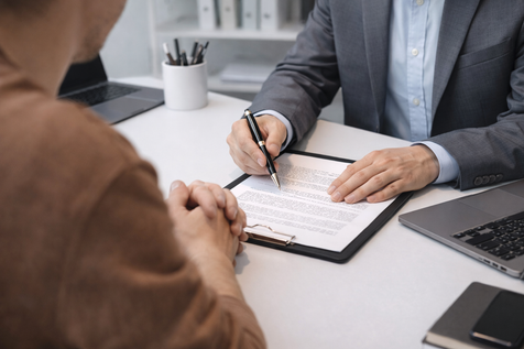 Signing an affidavit of heirs in Spain